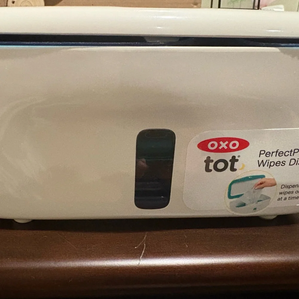 OXO White and Blue Wipe Dispenser